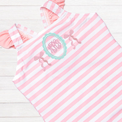 Scallop Frame Bows
